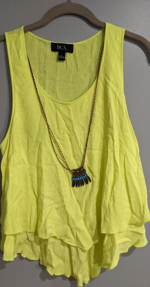 Neon top with detachable necklace